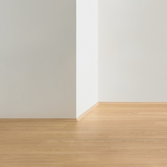 Напольный плинтус Скоция Quick Step QSSCOT 17x17х2400/ 05487